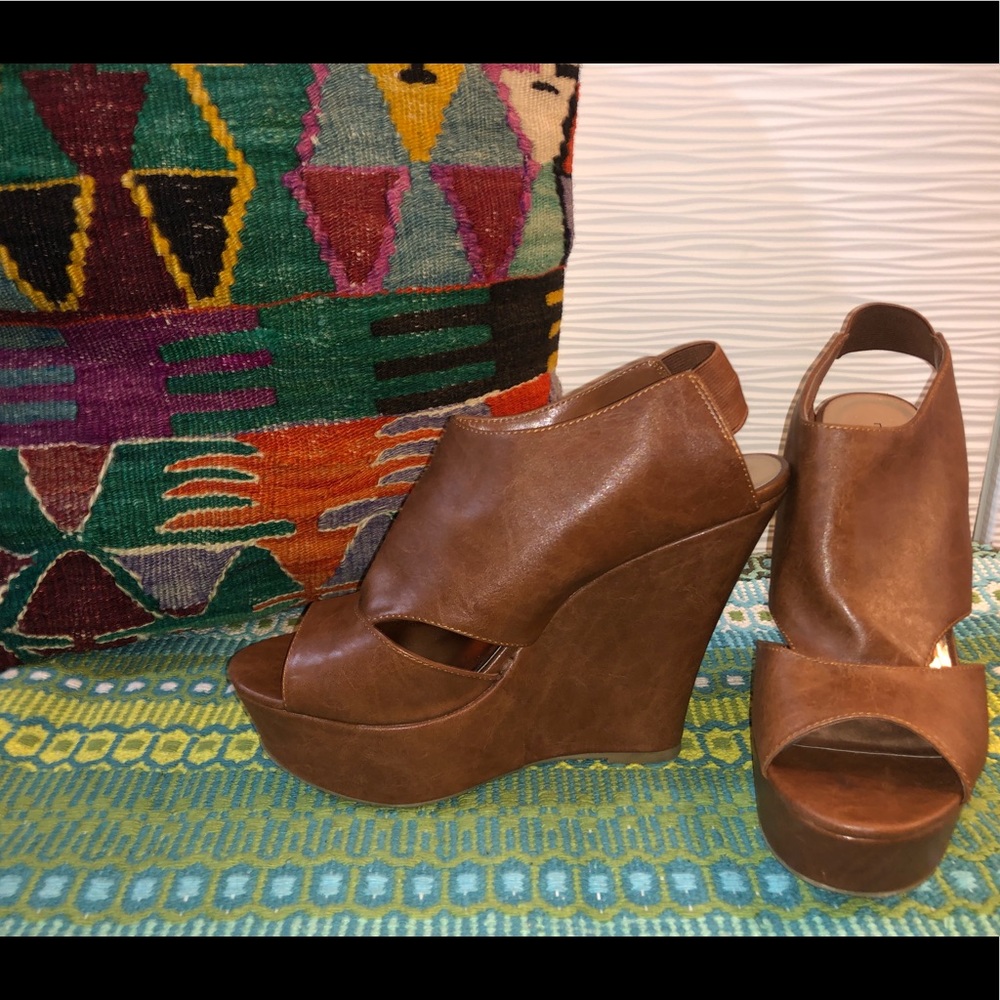 Madden Girl by Steve Madden leather wedge sandal Size 11 NWOT - in box